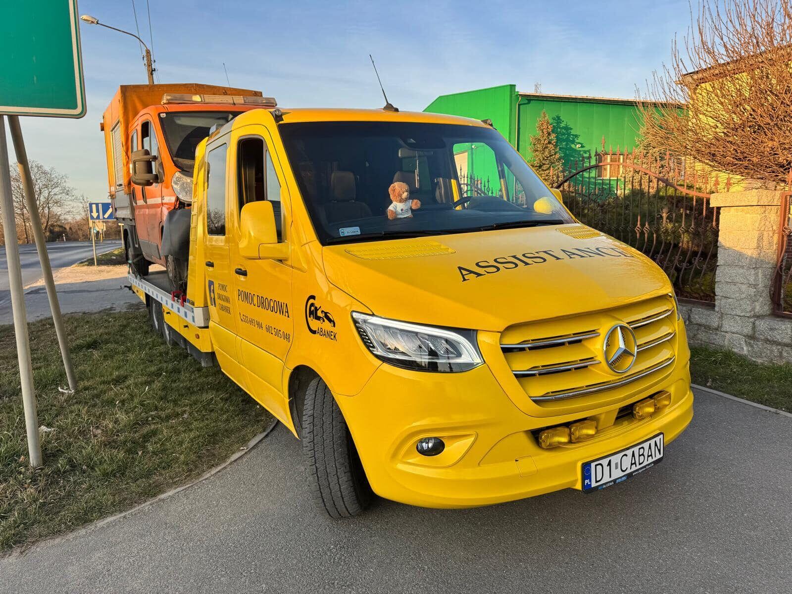 laweta autoholowa · załadunek ciągnika DAF