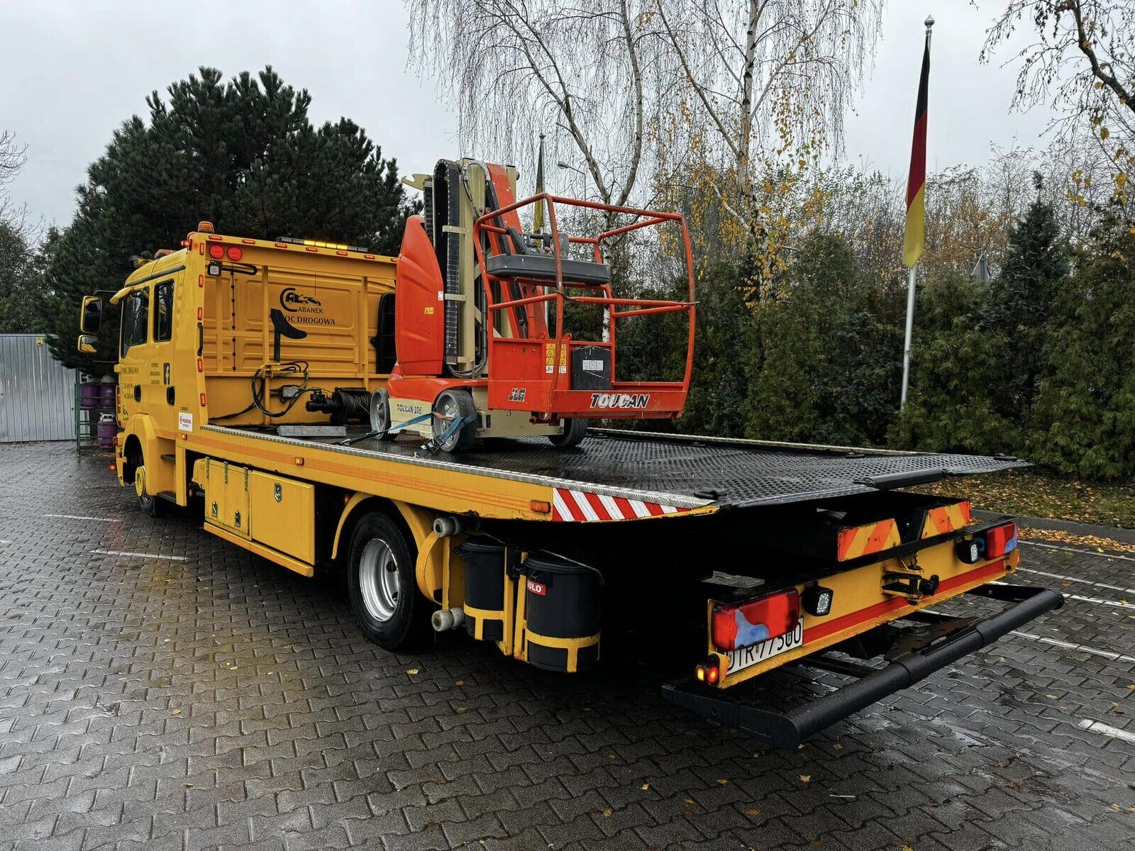 wciągarka hydrauliczna · ciągnik w rowie